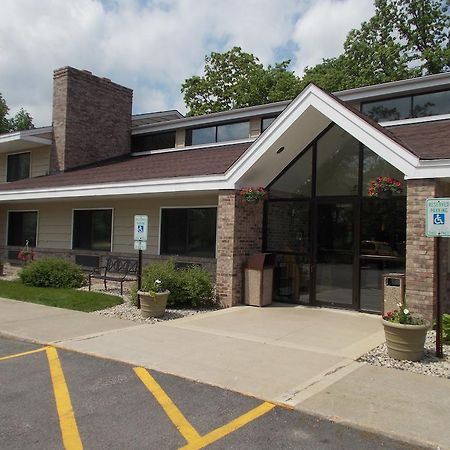 Boarders Inn And Suites By Cobblestone Hotels - Ripon Esterno foto