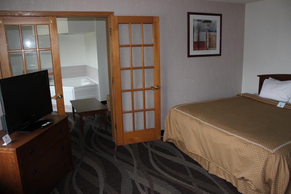Boarders Inn And Suites By Cobblestone Hotels - Ripon Esterno foto