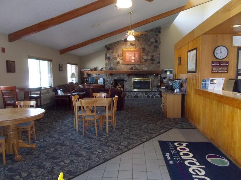 Boarders Inn And Suites By Cobblestone Hotels - Ripon Esterno foto
