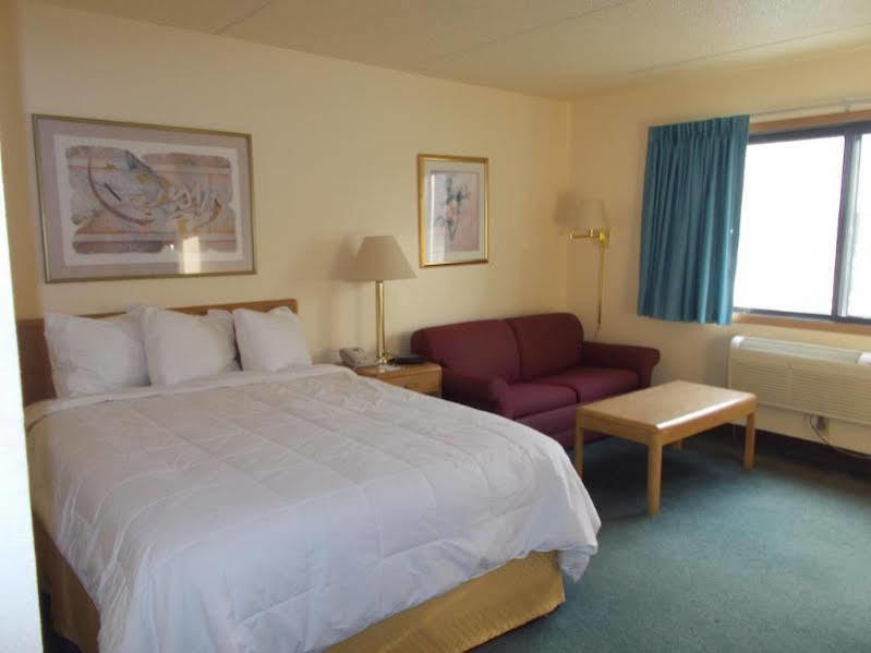 Boarders Inn And Suites By Cobblestone Hotels - Ripon Esterno foto